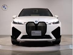 ☆ＢＭＷの代名詞とも言える【キドニーグリル】一目見ただけでＢＭＷ車であると認識できる確固たるアイコンとして存在感を放ちます☆ 6