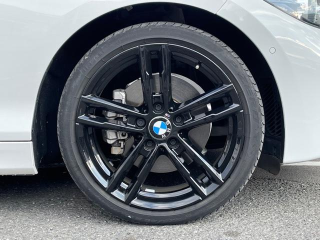 118i Mスポーツ エディションシャドー ・純正HDDナビ・バックカメラ・前後PDCセンサー・ブレーキ軽減システム・レーンディパチャーウォーニング・SOSコール・LEDヘッドライト・デイタイムランニングライト・コンフォートアクセス・1オーナー(36枚目)