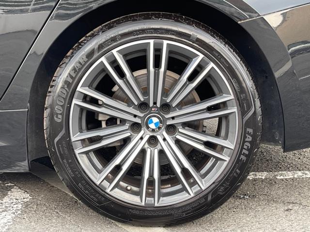 320i Mスポーツ ・純HDDナビ・バックカメラ・全周囲カメラ・PDCセンサー・ブレーキ軽減システム・レーンディパチャーウォーニング・SOSコール・リバースアシスト・パドルシフト・シートヒーター・ミラーETC・純18AW(31枚目)