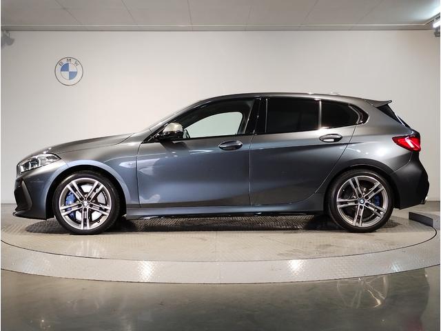 １シリーズ Ｍ１３５ｉ　ｘＤｒｉｖｅ　マグマレッドレザー・Ｍサスペンション・Ｍブレーキ・電動シート・シートヒーター・ＡＣＣ・オートトランク・１８インチＡＷ・ＨＤＤナビ・バックカメラ・パドルシフト・Ｍスポーツシート・ミラーＥＴＣ（5枚目）