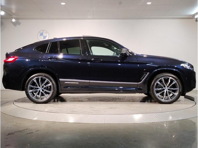 Ｘ４ ｘＤｒｉｖｅ　２０ｄ　Ｍスポーツ　サウンドＰＫＧ　パノラマサンルーフ　ハーマンカードンスピーカー　アコースティックガラス　ブラックレザー　ヘッドアップディスプレイ　リアシートアジャスメント　全周囲カメラ　電動トランク　純正ＯＰ２０ＡＷ（10枚目）