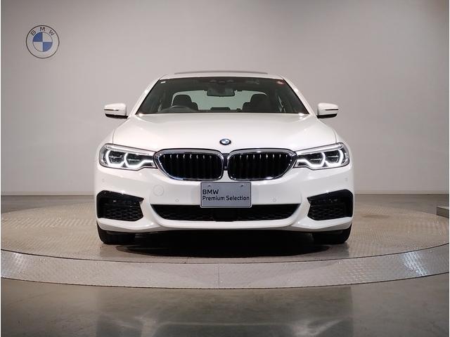 ５シリーズ ５３０ｉ　Ｍスポーツ　サンルーフ・ハーマンカードンスピーカー・オートトランク・Ｍブレーキ・ブラックレザーシート・シートヒーター・ＬＥＤヘッドライト・レーンキープアシスト・レーンチェンジウォーニング・ヘッドアップディスプレイ（11枚目）