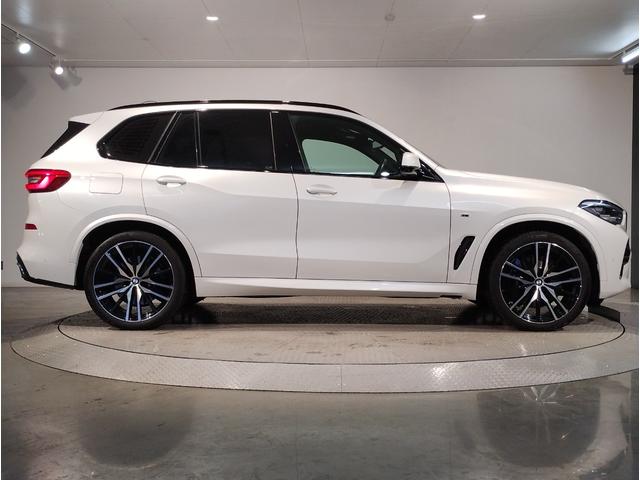 Ｘ５ ｘＤｒｉｖｅ　３５ｄ　Ｍスポーツ　ワンオーナー・スカイラウンジパノラマガラスサンルーフ・クリスタルシフト・保冷保温カップホルダー・２２インチＡＷ・ベンチレーションシート・ハーマンカードンスピーカー・ステアリングヒーター（47枚目）