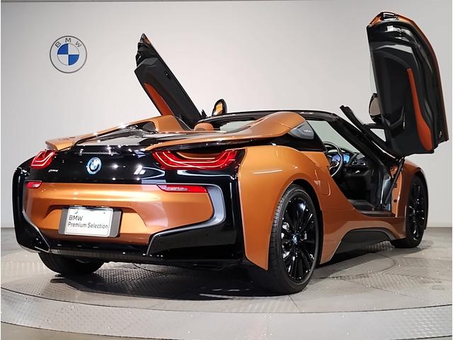 ｉ８ ロードスター　２年保証・後期モデル・ワンオーナー・ＢＭＷレーザーライト・ドライカーボンインテリア・オプション２０インチＡＷ・全周囲カメラ・ＰＤＣ・ハーマンカードンスピーカー・シートヒーター・電動シート・パドル・ｉ８（22枚目）
