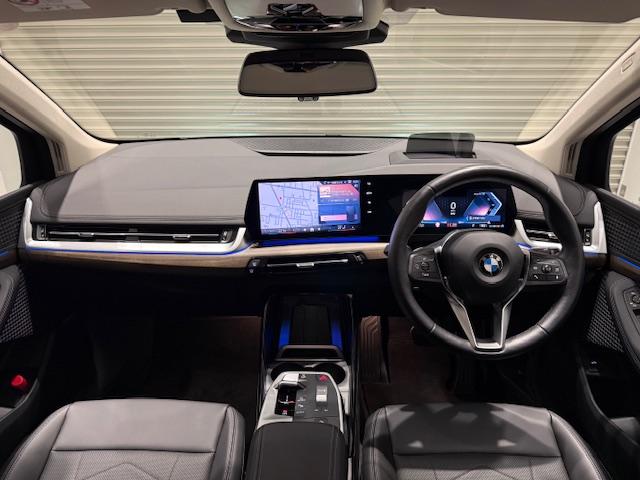 2シリーズ 218iアクティブツアラー エクスクルーシブ デモカー・テクノロジーパッケージ・ヘッドアップディスプレイ・パーキングアシスト・アクティブクルーズコントロール・アップルカープレイ・ヴェガンザレザー・電動トランク・純正17インチAW・衝突軽減ブレーキ(5枚目)