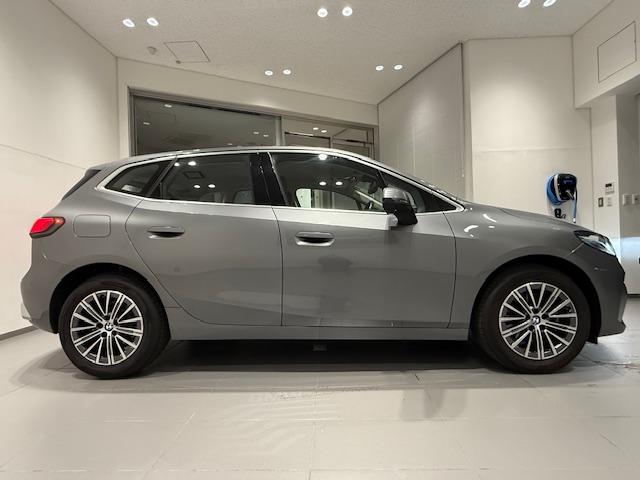 2シリーズ 218iアクティブツアラー エクスクルーシブ デモカー・テクノロジーパッケージ・ヘッドアップディスプレイ・パーキングアシスト・アクティブクルーズコントロール・アップルカープレイ・ヴェガンザレザー・電動トランク・純正17インチAW・衝突軽減ブレーキ(9枚目)