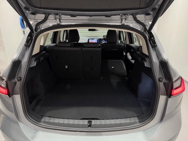 2シリーズ 218iアクティブツアラー エクスクルーシブ デモカー・テクノロジーパッケージ・ヘッドアップディスプレイ・パーキングアシスト・アクティブクルーズコントロール・アップルカープレイ・ヴェガンザレザー・電動トランク・純正17インチAW・衝突軽減ブレーキ(15枚目)