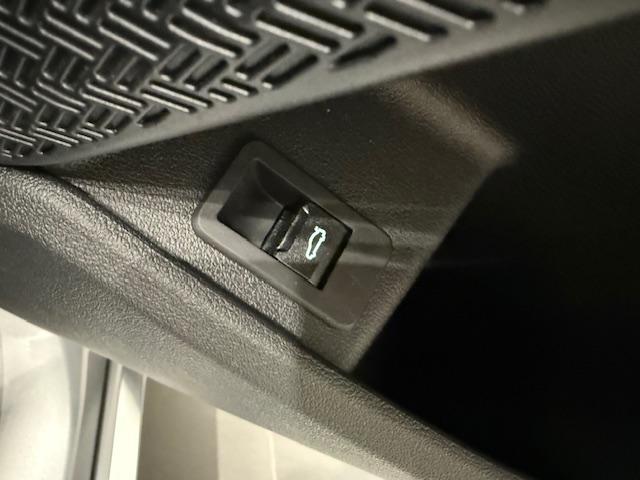 2シリーズ 218iアクティブツアラー エクスクルーシブ デモカー・テクノロジーパッケージ・ヘッドアップディスプレイ・パーキングアシスト・アクティブクルーズコントロール・アップルカープレイ・ヴェガンザレザー・電動トランク・純正17インチAW・衝突軽減ブレーキ(63枚目)