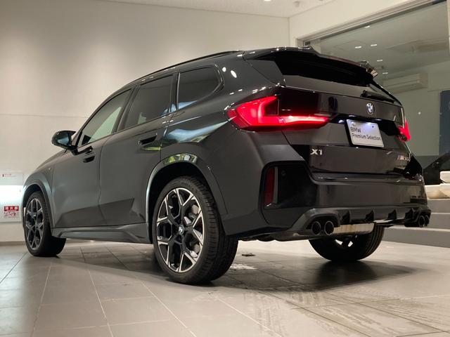 X1 M35i xDrive 元弊社デモカー フィオナレッドレザー ハーマンカードンスピーカー ヘッドアップディスプレイ スポーツシート 全周囲カメラ 電動トランク アップルカープレイ アンドロイドオート 純正OP20インチAW(7枚目)