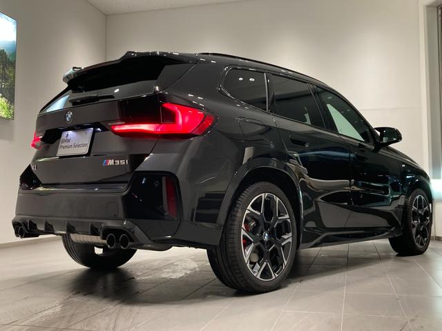 X1 M35i xDrive 元弊社デモカー フィオナレッドレザー ハーマンカードンスピーカー ヘッドアップディスプレイ スポーツシート 全周囲カメラ 電動トランク アップルカープレイ アンドロイドオート 純正OP20インチAW(9枚目)