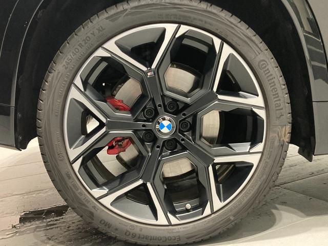 X1 M35i xDrive 元弊社デモカー フィオナレッドレザー ハーマンカードンスピーカー ヘッドアップディスプレイ スポーツシート 全周囲カメラ 電動トランク アップルカープレイ アンドロイドオート 純正OP20インチAW(15枚目)