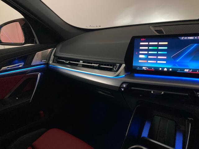 X1 M35i xDrive 元弊社デモカー フィオナレッドレザー ハーマンカードンスピーカー ヘッドアップディスプレイ スポーツシート 全周囲カメラ 電動トランク アップルカープレイ アンドロイドオート 純正OP20インチAW(37枚目)