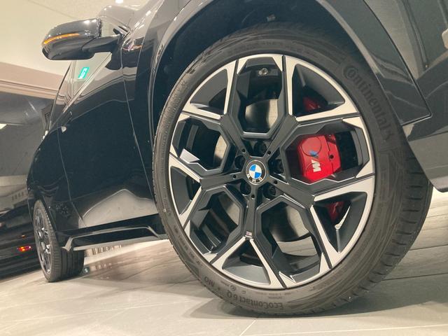 X1 M35i xDrive 元弊社デモカー フィオナレッドレザー ハーマンカードンスピーカー ヘッドアップディスプレイ スポーツシート 全周囲カメラ 電動トランク アップルカープレイ アンドロイドオート 純正OP20インチAW(77枚目)