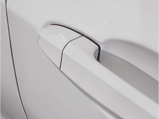 ファイナンス商品、自動車保険、ドライブレコーダーなどの取扱いも致しております。お気軽にご相談くださいませ。直通無料電話番号００７８−６０４４−４３３８までお電話くださいませ。