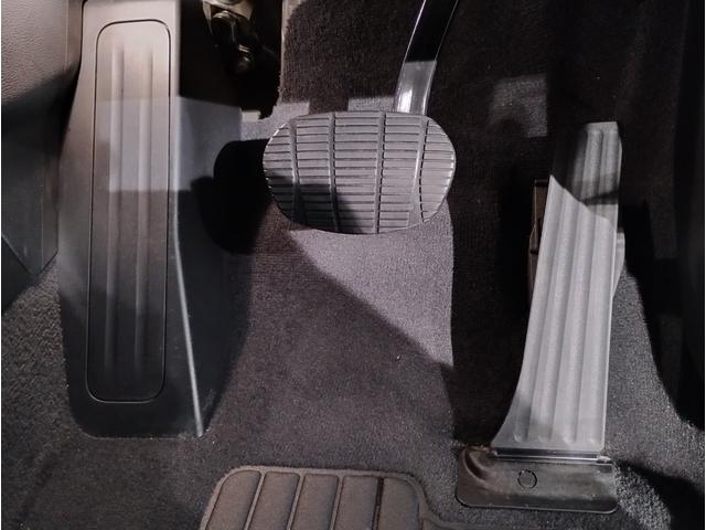 ご遠方のお客様も大歓迎です★車輌詳細に関しましてもお気軽にお尋ねくださいませ★ネット掲載画像以外にも追加で画像のご案内も可能です★直通無料電話番号００７８ー６０４４−４３３８までお電話くださいませ。