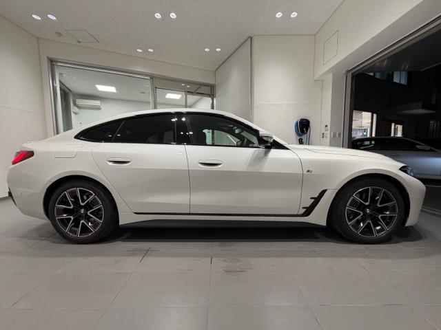 4シリーズ 420d xDriveグランクーペ Mスポーツ 弊社元デモカー・モカレザーシート・サウンドパッケージ・Harman/Kardonスピーカー・地デジ・アップルカープレイ・禁煙車・後期モデル・Dシェイプステアリング・ハンズオフ・ヘッドアップディスプレイ(15枚目)