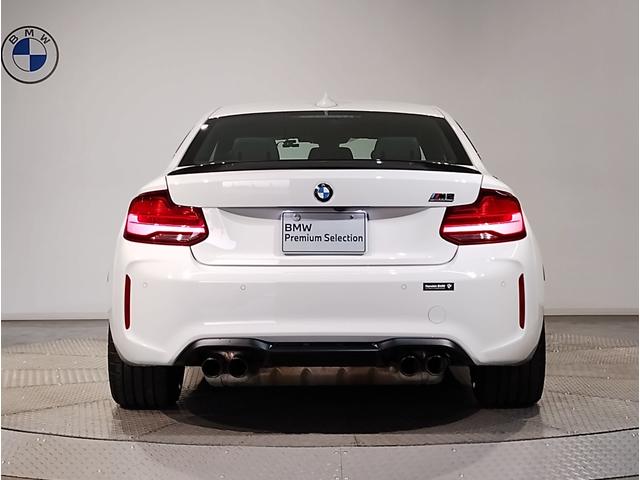 当店では入庫段階で厳正な車輌チェックを実施しております。【第３者機関ＡＩＳにより（財）日本自動車査定協会基準に基づく査定検査実施正規ディーラーならではの高品質中古車】ですのでご安心くださいませ。