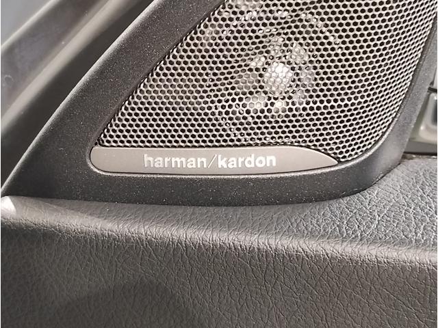 お車の整備も、経験豊富な優秀なメカニックがメンテナンス致します！是非、高槻店にお車の事はお任せくださいませ。