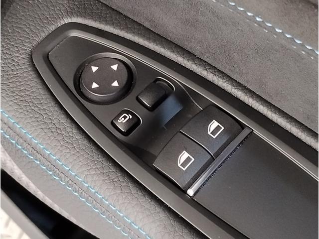 お車の整備も、経験豊富な優秀なメカニックがメンテナンス致します！是非、高槻店にお車の事はお任せくださいませ。