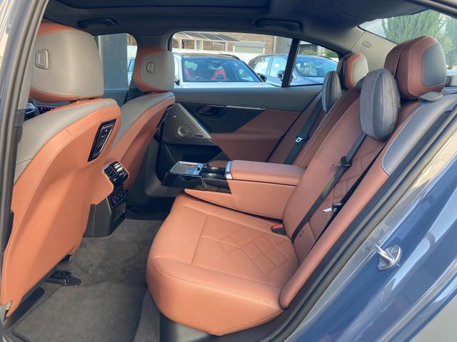 ���d�Ԃł����X�̂��q�l�͍Ŋ�w�܂Ŗ����ő��}�����Ē����܂��B���O�ɂ��\���t�������������a�l�v�́u�삯�����銽�сv�����̊������ׁA�L�x�ȍ݌ɂ���葵���ĊF�l�̂�������X�^�b�t�ꓯ�S��肨�҂����Ă���܂�