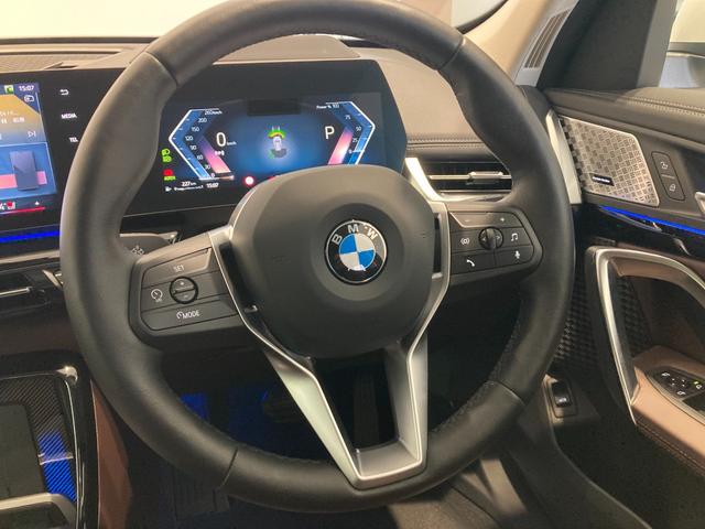 X1 xDrive 20d xライン ハイラインパッケージ 元弊社デモレンタ パノラマサンルーフ モカレザー ハーマンカードンスピーカー ヘッドアップディスプレイ マッサージシート ハンドル&シートヒーター 全周囲カメラ 電動トランク 純正オプション19AW(68枚目)
