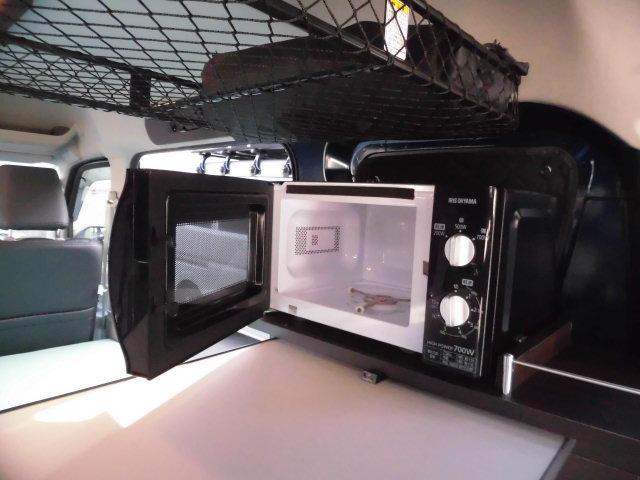 エブリイ ＰＣ　ダムド　リトルＤ　軽キャン仕様　電子レンジ　冷蔵庫　ナビ＆ＴＶ　バックカメラ　天井断熱施工　２０００Ｗインバータ　１００ＡＨサブバッテリー　走行充電　外部充電　ミニシンク　下駄箱　ベットマット新品（11枚目）