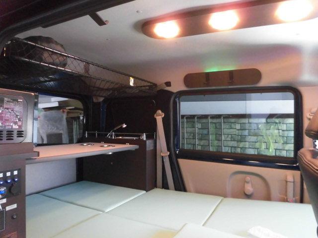 エブリイ ＰＣ　ダムド　リトルＤ　軽キャン仕様　電子レンジ　冷蔵庫　ナビ＆ＴＶ　バックカメラ　天井断熱施工　２０００Ｗインバータ　１００ＡＨサブバッテリー　走行充電　外部充電　ミニシンク　下駄箱　ベットマット新品（21枚目）