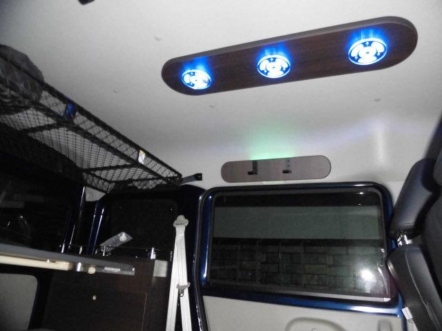 エブリイ ＰＣ　ダムド　リトルＤ　軽キャン仕様　電子レンジ　冷蔵庫　ナビ＆ＴＶ　バックカメラ　天井断熱施工　２０００Ｗインバータ　１００ＡＨサブバッテリー　走行充電　外部充電　ミニシンク　下駄箱　ベットマット新品（24枚目）