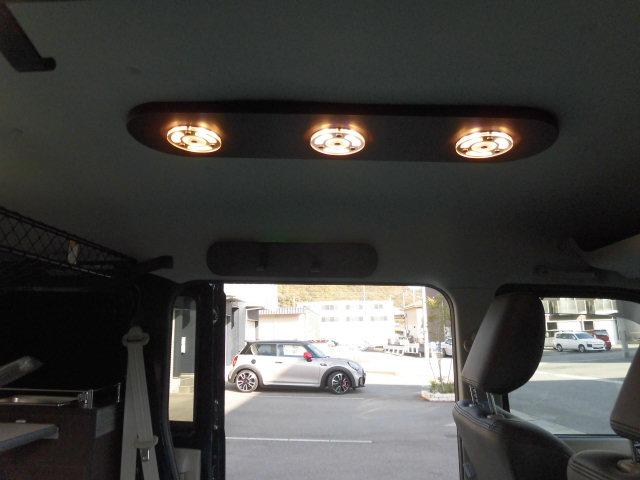 エブリイ ＰＣ　ダムド　リトルＤ　軽キャン仕様　電子レンジ　冷蔵庫　ナビ＆ＴＶ　バックカメラ　天井断熱施工　２０００Ｗインバータ　１００ＡＨサブバッテリー　走行充電　外部充電　ミニシンク　下駄箱　ベットマット新品（25枚目）