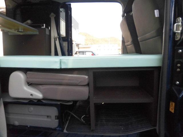 エブリイ ＰＣ　ダムド　リトルＤ　軽キャン仕様　電子レンジ　冷蔵庫　ナビ＆ＴＶ　バックカメラ　天井断熱施工　２０００Ｗインバータ　１００ＡＨサブバッテリー　走行充電　外部充電　ミニシンク　下駄箱　ベットマット新品（35枚目）