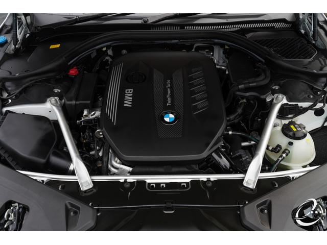 ８４０ｄ　ｘＤｒｉｖｅクーペ　Ｍスポーツ　エナジーコンプリートカーＥＶＯＧ１５．１　カーボンファイバールーフ　エナジータイプ７　２１インチ　ブラックレザー　ドライビングアシストプロフェッショナル　パーキングアシストプラス　ハーマンカードン(4枚目)