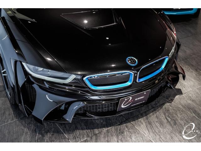 ｉ８ ベースグレード　エナジーコンプリートカーＥＶＯ．ｉ８　顧客様買取車　右ハンドル　ＣＡＬＬＩＳＴＯインテリアデザイン　エナジー２１インチＡＷ　サウンドスピーカー　ペダル＆パワーボックス　ブラックサファイアボディ（14枚目）