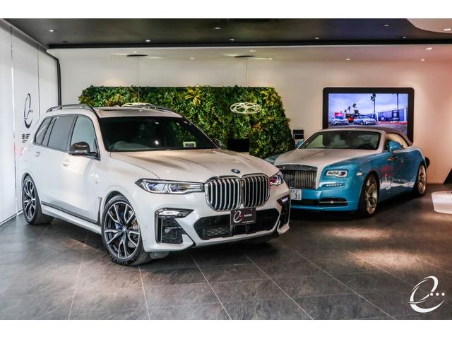 Ｘ７ ｘＤｒｉｖｅ　４０ｄ　ピュアデザインエクセレンス　ワンオーナー車　スカイラウンジパノラマガラスサンルーフ　ミネラルホワイト　リアシートエンターテイメントプロフェッシュナル　ＶスポークスタイリングＯＰホイール　レーザーライト　パーキングアシストプラス（3枚目）