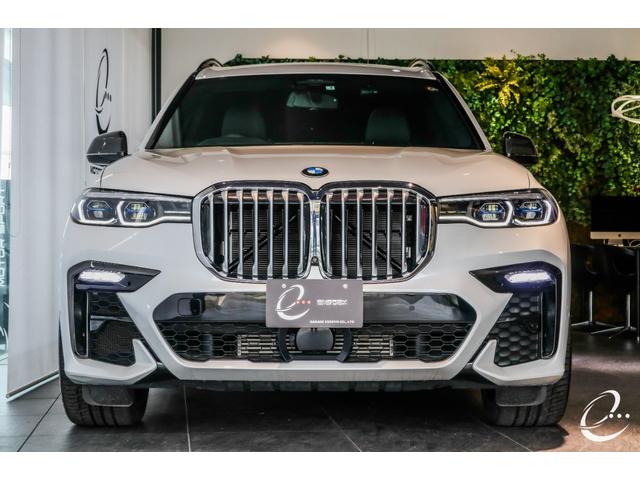 Ｘ７ ｘＤｒｉｖｅ　４０ｄ　ピュアデザインエクセレンス　ワンオーナー車　スカイラウンジパノラマガラスサンルーフ　ミネラルホワイト　リアシートエンターテイメントプロフェッシュナル　ＶスポークスタイリングＯＰホイール　レーザーライト　パーキングアシストプラス（4枚目）