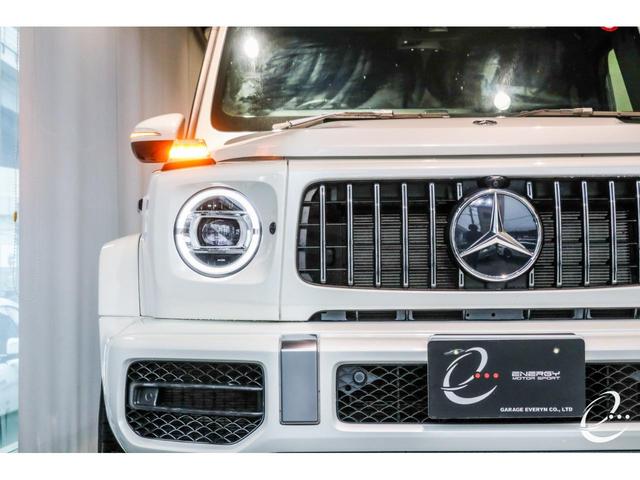 Ｇクラス Ｇ６３　マヌファクトゥーアエディション　ワンオーナー車　マニュファクトゥーアプログラムプラス　カーボンインテリア　ボディ同色スペアリング　マットブラック２１インチ　ダイヤモンドホワイト　ヨットブルーインテリア　Ｖ型８気筒（33枚目）