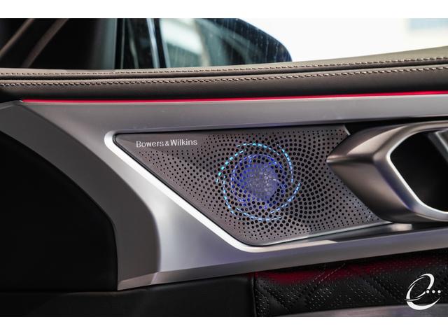 Ｍ８ Ｍ８グランクーペ　コンペティション　２０２１年初度登録　Ｂｏｗｅｒｓ＆Ｗｉｌｋｉｎｓダイヤモンドサラウンドサウンド　カーボンルーフ　黒革　マリナベイブルー　フルレザーメリノインテリア　パーキングアシストプラス　カーボンインテリア（6枚目）