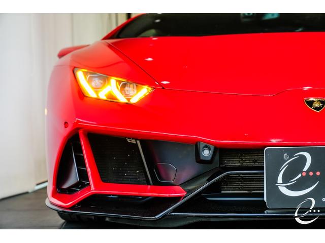 ウラカン 　ＥＶＯ　ＬＤＦ　ロッソマーズ　フロントリフティング　２０インチ鍛造マットブラックホイール　クリアガラスエンジンフード　カーボンＳｋｉｎパッケージ　ＳＥＮＳＯＮＵＭサウンド　バックカメラ（22枚目）