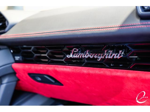 ウラカン 　ＥＶＯ　ＬＤＦ　ロッソマーズ　フロントリフティング　２０インチ鍛造マットブラックホイール　クリアガラスエンジンフード　カーボンＳｋｉｎパッケージ　ＳＥＮＳＯＮＵＭサウンド　バックカメラ（36枚目）