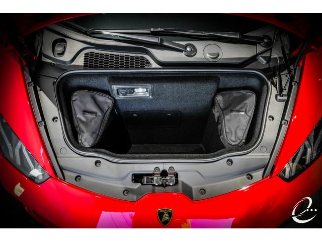 ウラカン 　ＥＶＯ　ＬＤＦ　ロッソマーズ　フロントリフティング　２０インチ鍛造マットブラックホイール　クリアガラスエンジンフード　カーボンＳｋｉｎパッケージ　ＳＥＮＳＯＮＵＭサウンド　バックカメラ（39枚目）
