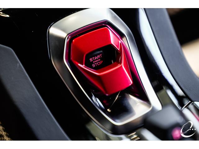 ウラカン 　ＥＶＯ　ＬＤＦ　ロッソマーズ　フロントリフティング　２０インチ鍛造マットブラックホイール　クリアガラスエンジンフード　カーボンＳｋｉｎパッケージ　ＳＥＮＳＯＮＵＭサウンド　バックカメラ（64枚目）