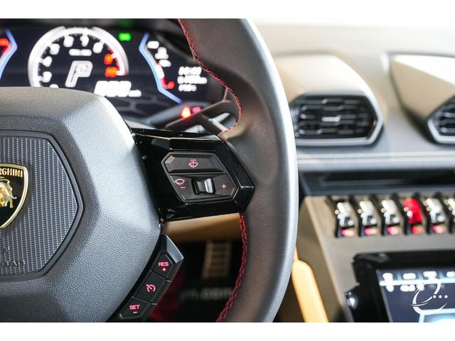 ウラカン 　ＥＶＯ（ＬＤＦ）　左ハンドル　イエローブレーキキャリパー　スタイルパッケージハイグロスブラック　カーボンセラミックブレーキ　カスタムラッピング　ベージュレザーシート　レオロージカルサスペンション（24枚目）