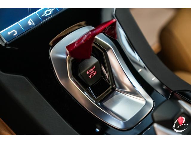 ウラカン 　ＥＶＯ（ＬＤＦ）　左ハンドル　イエローブレーキキャリパー　スタイルパッケージハイグロスブラック　カーボンセラミックブレーキ　カスタムラッピング　ベージュレザーシート　レオロージカルサスペンション（34枚目）