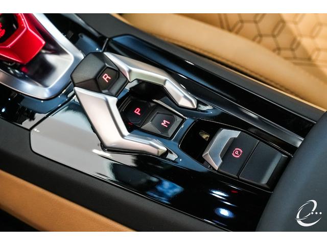 ウラカン 　ＥＶＯ（ＬＤＦ）　左ハンドル　イエローブレーキキャリパー　スタイルパッケージハイグロスブラック　カーボンセラミックブレーキ　カスタムラッピング　ベージュレザーシート　レオロージカルサスペンション（35枚目）