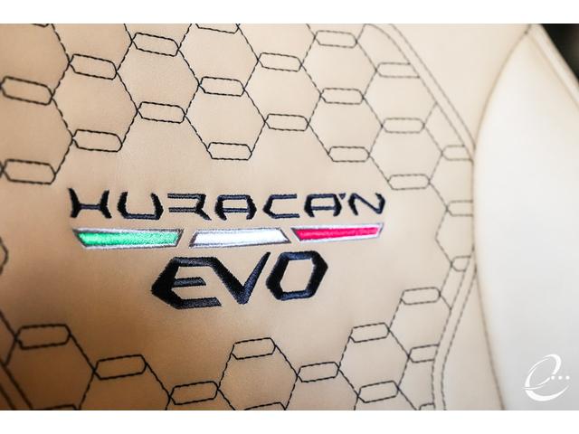 ウラカン 　ＥＶＯ（ＬＤＦ）　左ハンドル　イエローブレーキキャリパー　スタイルパッケージハイグロスブラック　カーボンセラミックブレーキ　カスタムラッピング　ベージュレザーシート　レオロージカルサスペンション（39枚目）