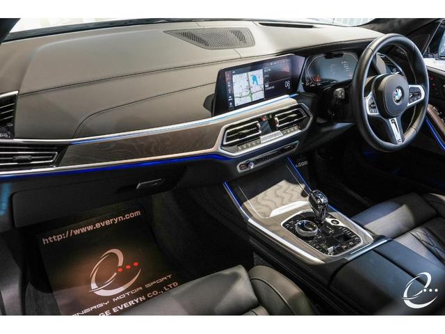 Ｘ７ ｘＤｒｉｖｅ　３５ｄ　Ｍスポーツ　エナジーコンプリートカー　スカイラウンジパノラマガラスサンルーフウェルネスパッケージ　アルカンターラルーフライニング　２列目コンフォートシート　エナジー２２インチ（40枚目）