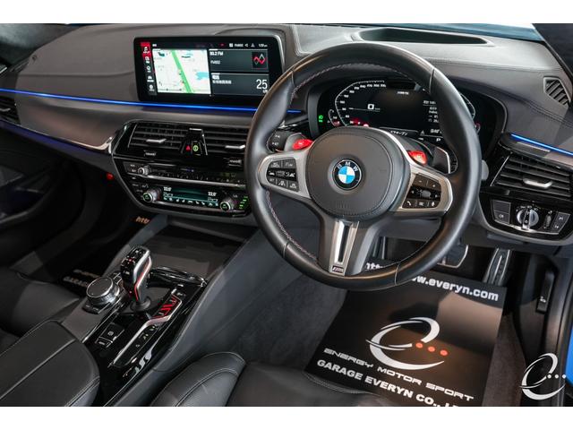 Ｍ５ コンペティション　後期モデル　ｉｎｄｉｖｉｄｕａｌボディカラー「ブードゥーブルー」　Ｍダークカーボンアルミニウムトリムインテリア　シートベンチレーション　アルカンターラルーフ　Ｍスポーツエキゾースト　レーザーライト（17枚目）
