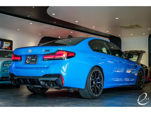 Ｍ５ コンペティション　後期モデル　ｉｎｄｉｖｉｄｕａｌボディカラー「ブードゥーブルー」　Ｍダークカーボンアルミニウムトリムインテリア　シートベンチレーション　アルカンターラルーフ　Ｍスポーツエキゾースト　レーザーライト（55枚目）
