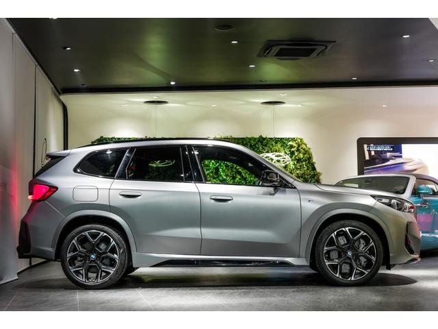 Ｘ１ Ｍ３５ｉ　ｘＤｒｉｖｅ　Ｉｎｄｉｖｉｄｕａｌ　ボディーカラー：フローズンピュアグレーメタリック　ワンオーナー　２Ｍライトアロイホイール　２０インチ　８７２Ｍ　Ｍコンパウンドブレーキ（グレーハイグロス）（14枚目）