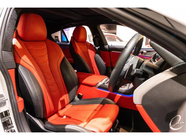 ８シリーズ Ｍ８５０ｉ　ｘＤｒｉｖｅ　グランクーペ　パノラマＳＲ　　１オーナー　　２トーンレザー　　フィオナレッド＆ブラック　レーザーヘッドライト　ＡＣＣ　パーキングアシストプラス　ソフトクローズドドア（11枚目）
