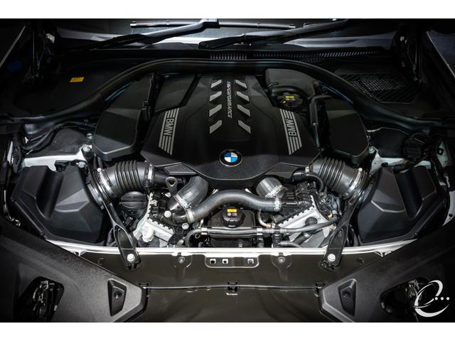 ８シリーズ Ｍ８５０ｉ　ｘＤｒｉｖｅ　グランクーペ　パノラマＳＲ　　１オーナー　　２トーンレザー　　フィオナレッド＆ブラック　レーザーヘッドライト　ＡＣＣ　パーキングアシストプラス　ソフトクローズドドア（16枚目）